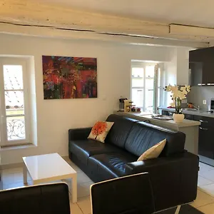 à Deux Pas Du Palais Des Festivals , Deux Pièces Dans Le Bas Du Quartier Historique Du Suquet à Appartamento